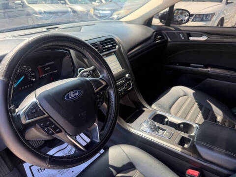 2018 Ford Fusion SE