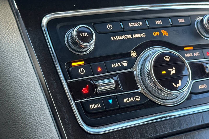 2017 Lincoln Continental Select
