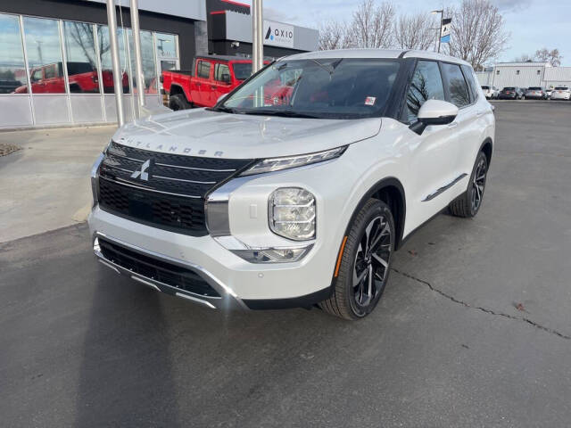 2024 Mitsubishi Outlander for sale at Axio Auto Boise in Boise, ID