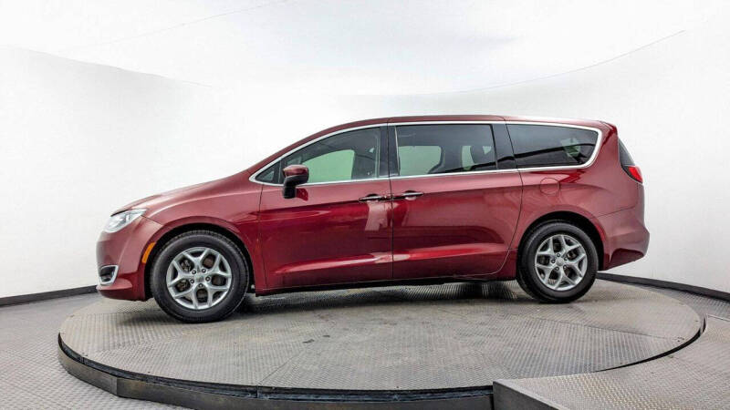 2017 Chrysler Pacifica Touring Plus