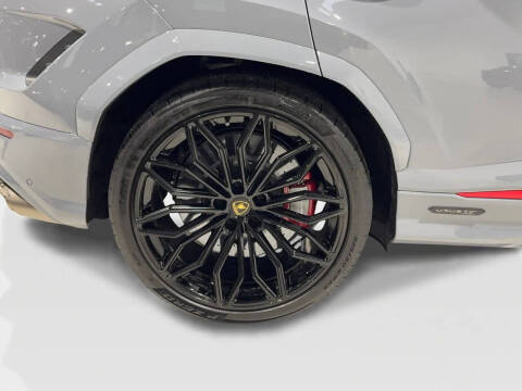 2025 Lamborghini Urus SE