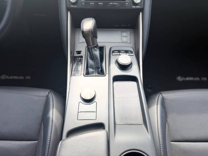 2017 Lexus IS 200t