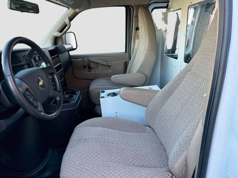 2023 Chevrolet Express 2500