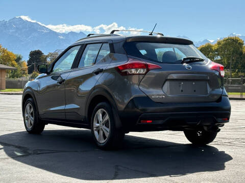 2019 Nissan Kicks S