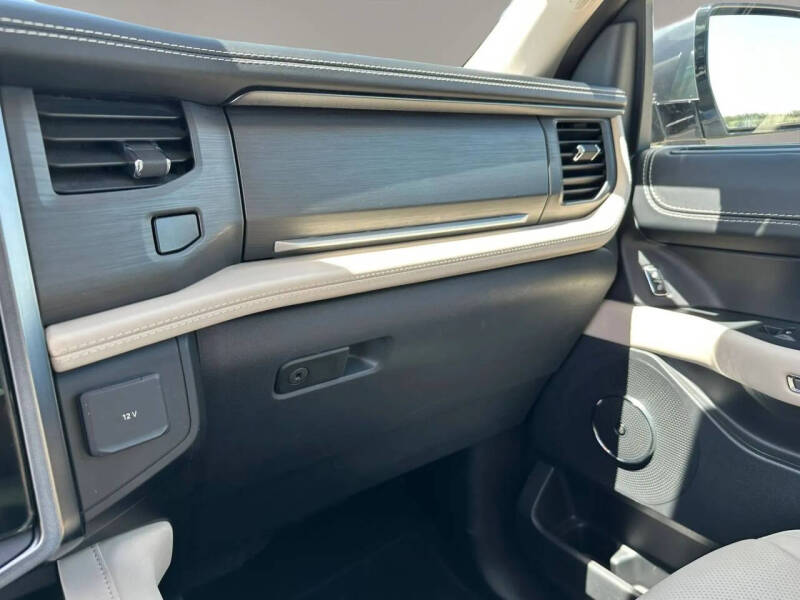 2023 Ford Expedition MAX Platinum