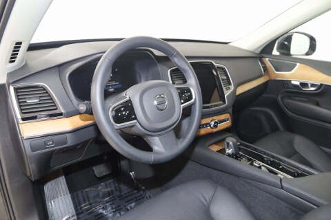 2025 Volvo XC90 B5 Plus Bright Theme