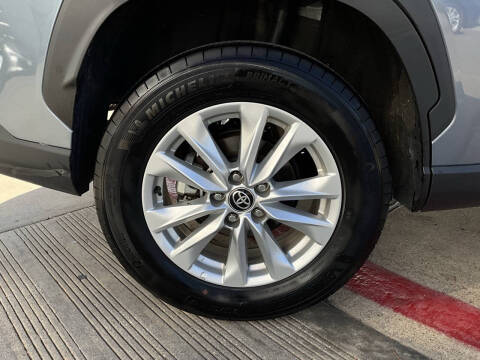 2025 Toyota Corolla Cross LE