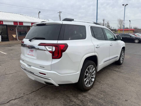 2023 GMC Acadia Denali