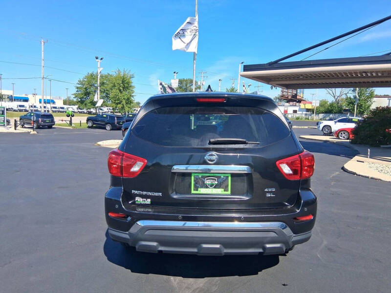 2019 Nissan Pathfinder SL