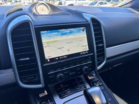 2013 Porsche Cayenne GTS
