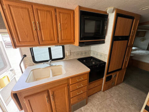2004 Winnebago Sightseer 35N