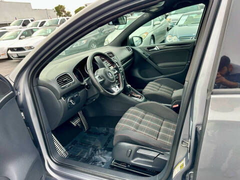 2011 Volkswagen GTI Base PZEV