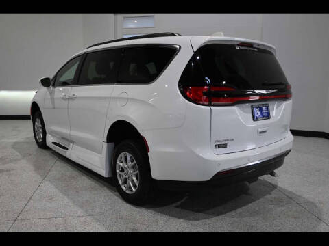 2022 Chrysler Pacifica Touring L