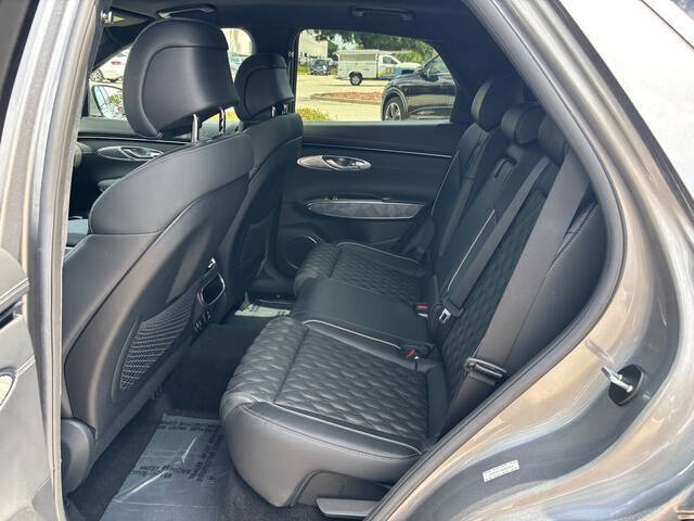 2022 Genesis GV70 9