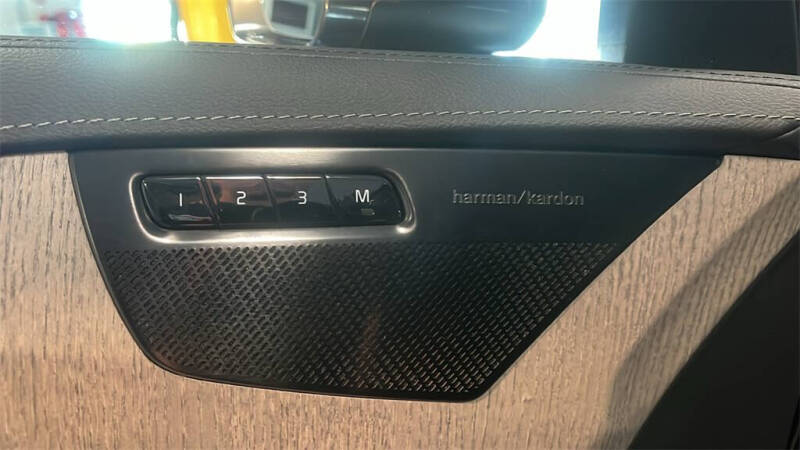2023 Volvo XC90 B6 Ultimate Bright Theme 7P