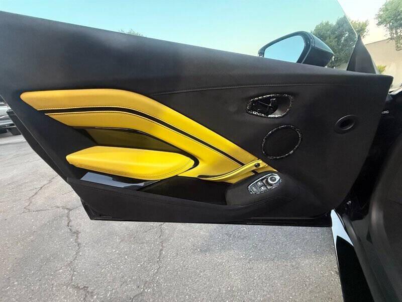 2020 Aston Martin Vantage