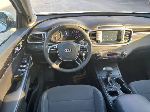 2019 Kia Sorento LX V6