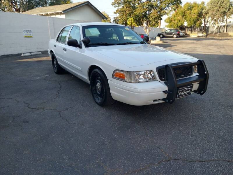 2009 Ford Crown Victoria for sale at Carsmart Automotive in Claremont CA