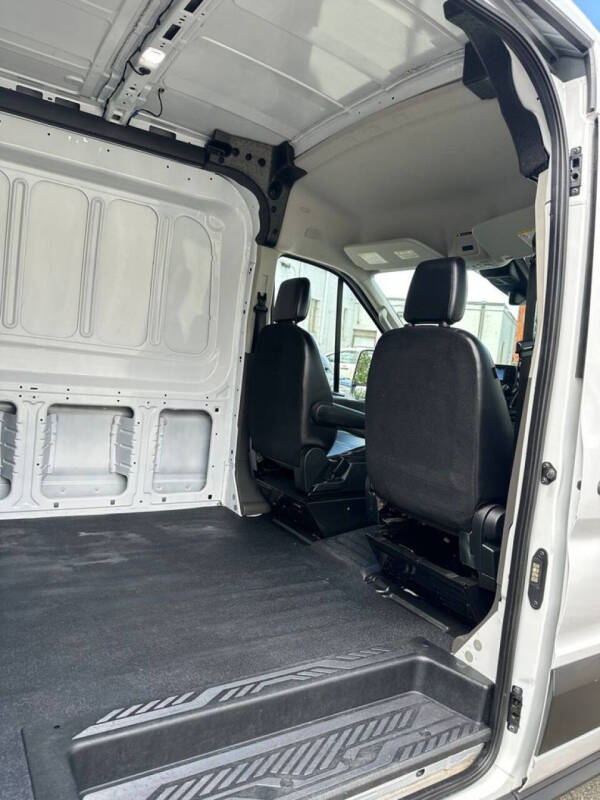 2025 Ford Transit 250