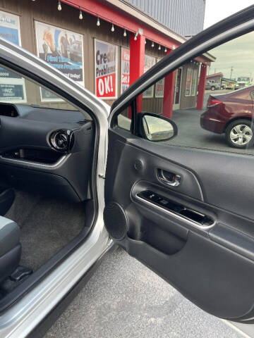 2017 Toyota Prius c Two