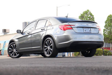 2013 Chrysler 200 Touring