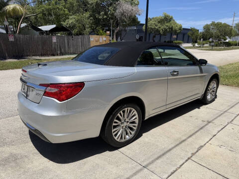 2011 Chrysler 200 Limited