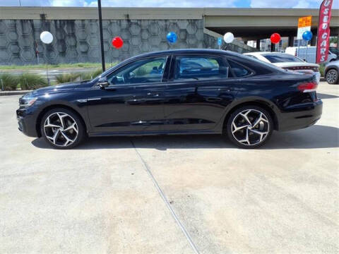 2022 Volkswagen Passat R-Line