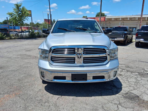 2016 RAM 1500 SLT