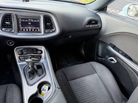 2020 Dodge Challenger SXT