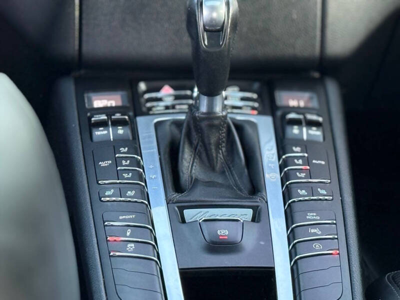 2015 Porsche Macan Turbo