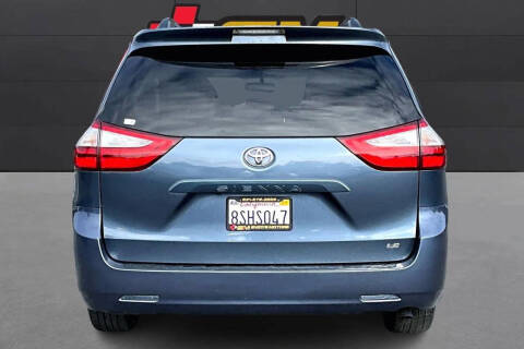 2017 Toyota Sienna LE 8-Passenger