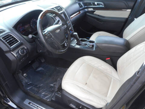 2017 Ford Explorer Platinum