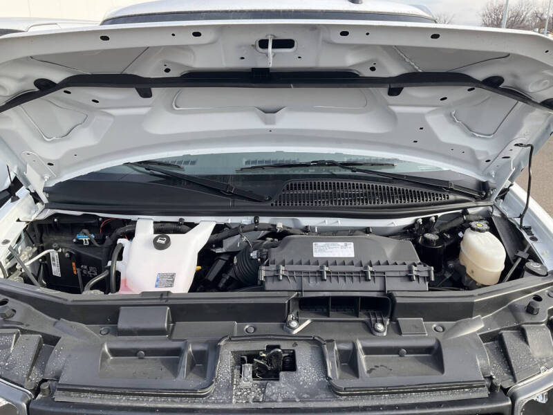 2025 Chevrolet Express 3500