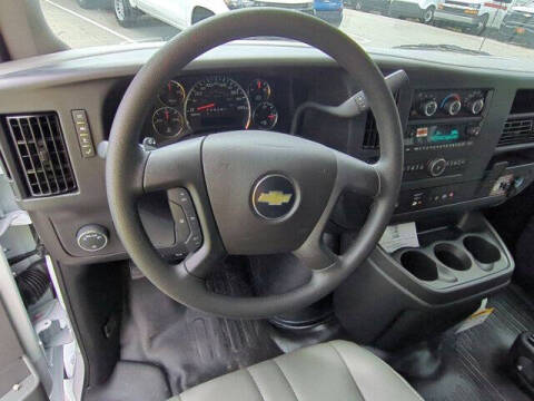 2025 Chevrolet Express 2500
