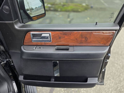 2016 Lincoln Navigator Select