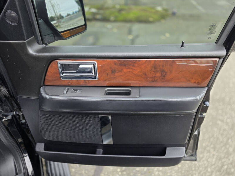 2016 Lincoln Navigator Select