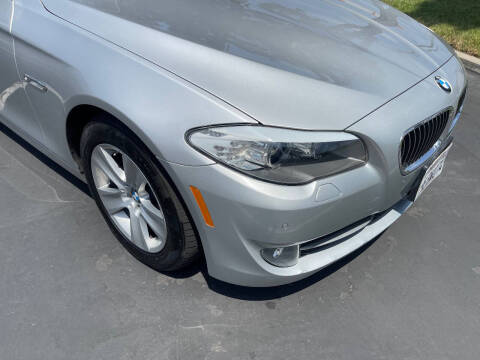 2012 BMW 5 Series 528i