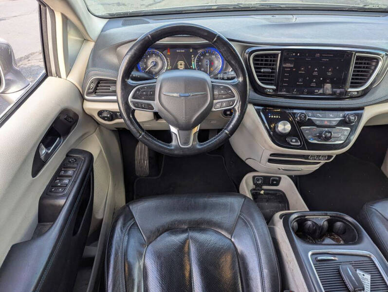 2021 Chrysler Pacifica Touring L