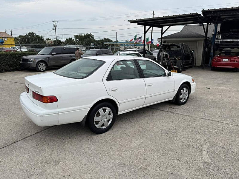2000 Toyota Camry