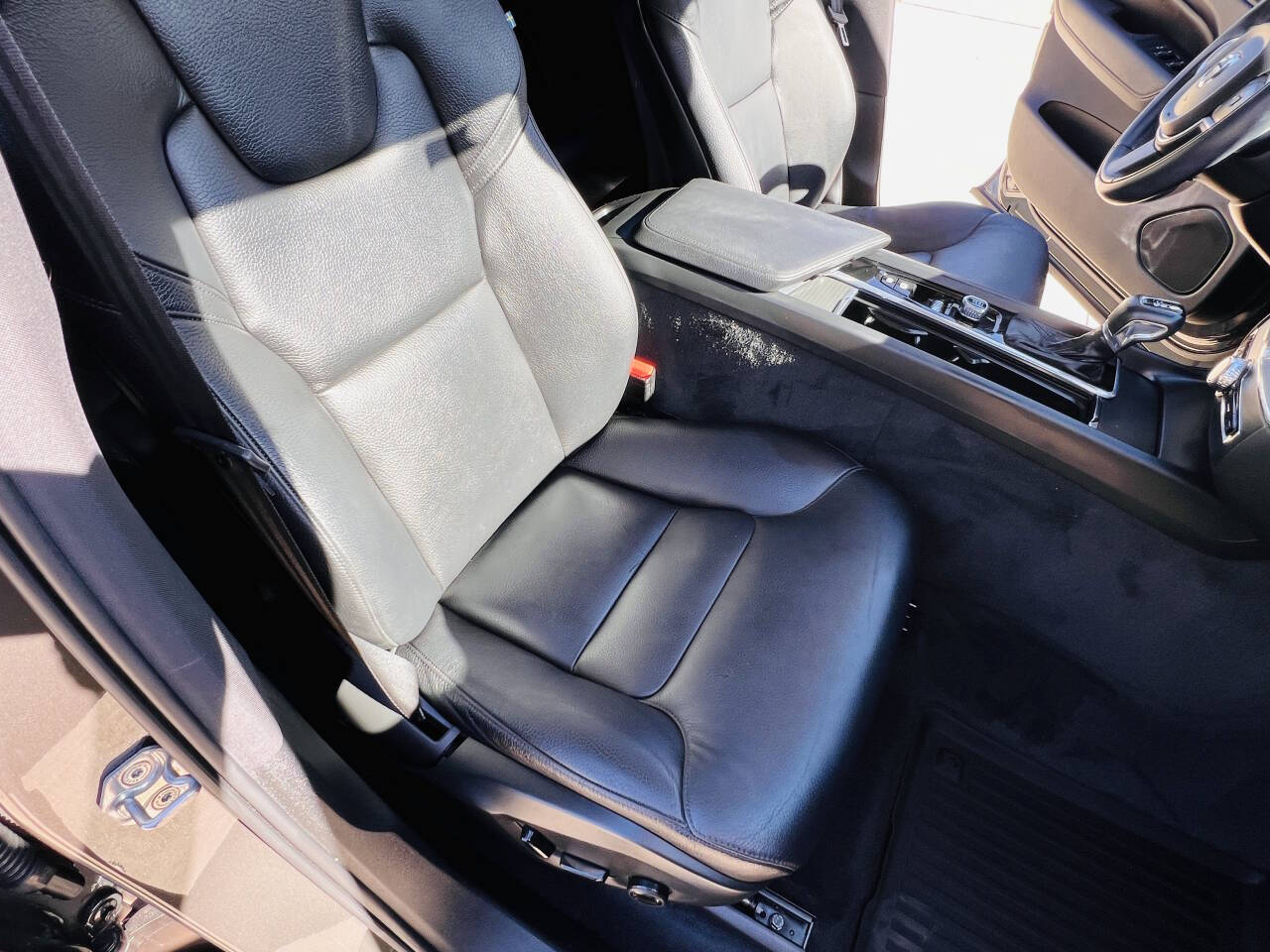 Used Car 2020 Volvo Xc60  T5 Momentum 4dr Suv For Sale Under $20,000 In Austin, Texas