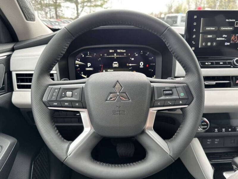 2025 Mitsubishi Outlander SE