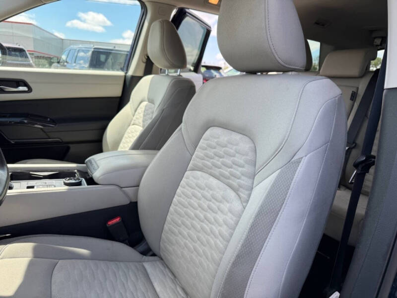 2022 Nissan Pathfinder SV