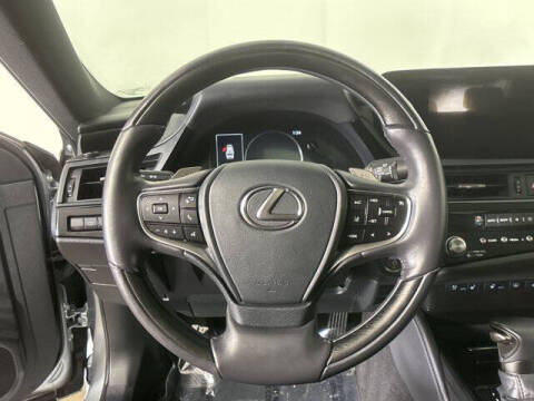 2024 Lexus ES 300h Luxury