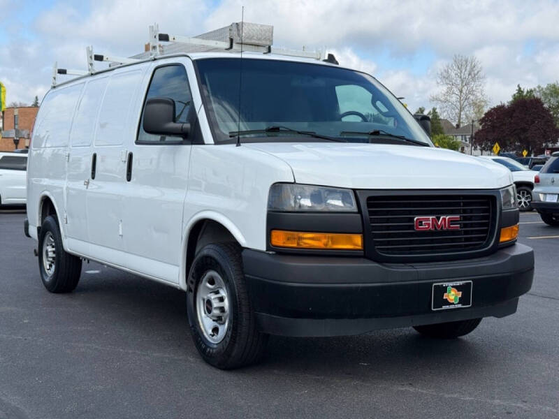 2022 GMC Savana 2500