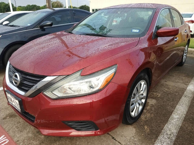 2016 Nissan Altima for sale at Auto Haus Imports in Grand Prairie, TX