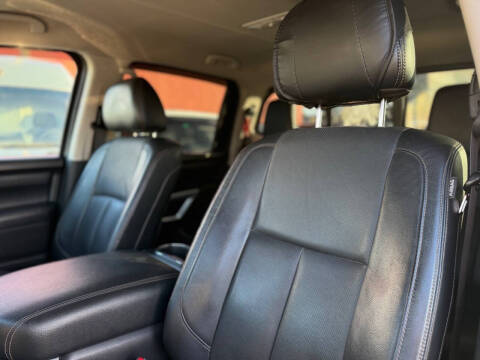 2017 Nissan Titan SL