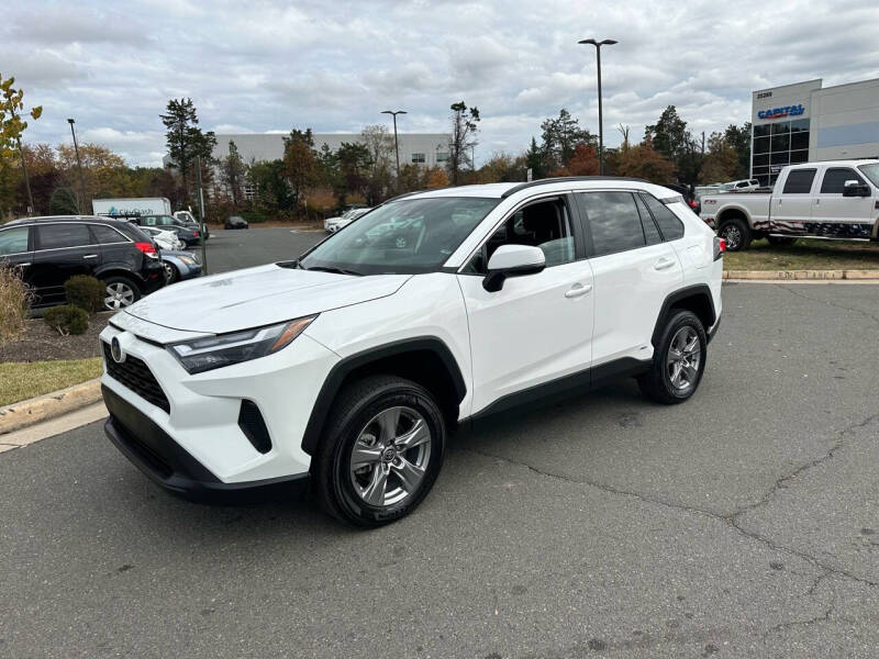 2024 Toyota RAV4 XLE photo 3