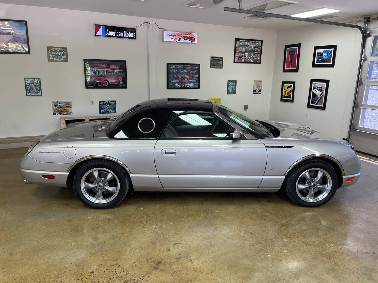 2004 Ford Thunderbird 5
