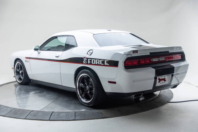 2012 Dodge Challenger SRT8 - Photo 17