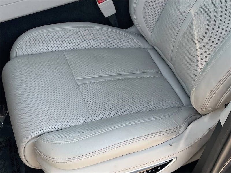 2023 Jeep Grand Wagoneer